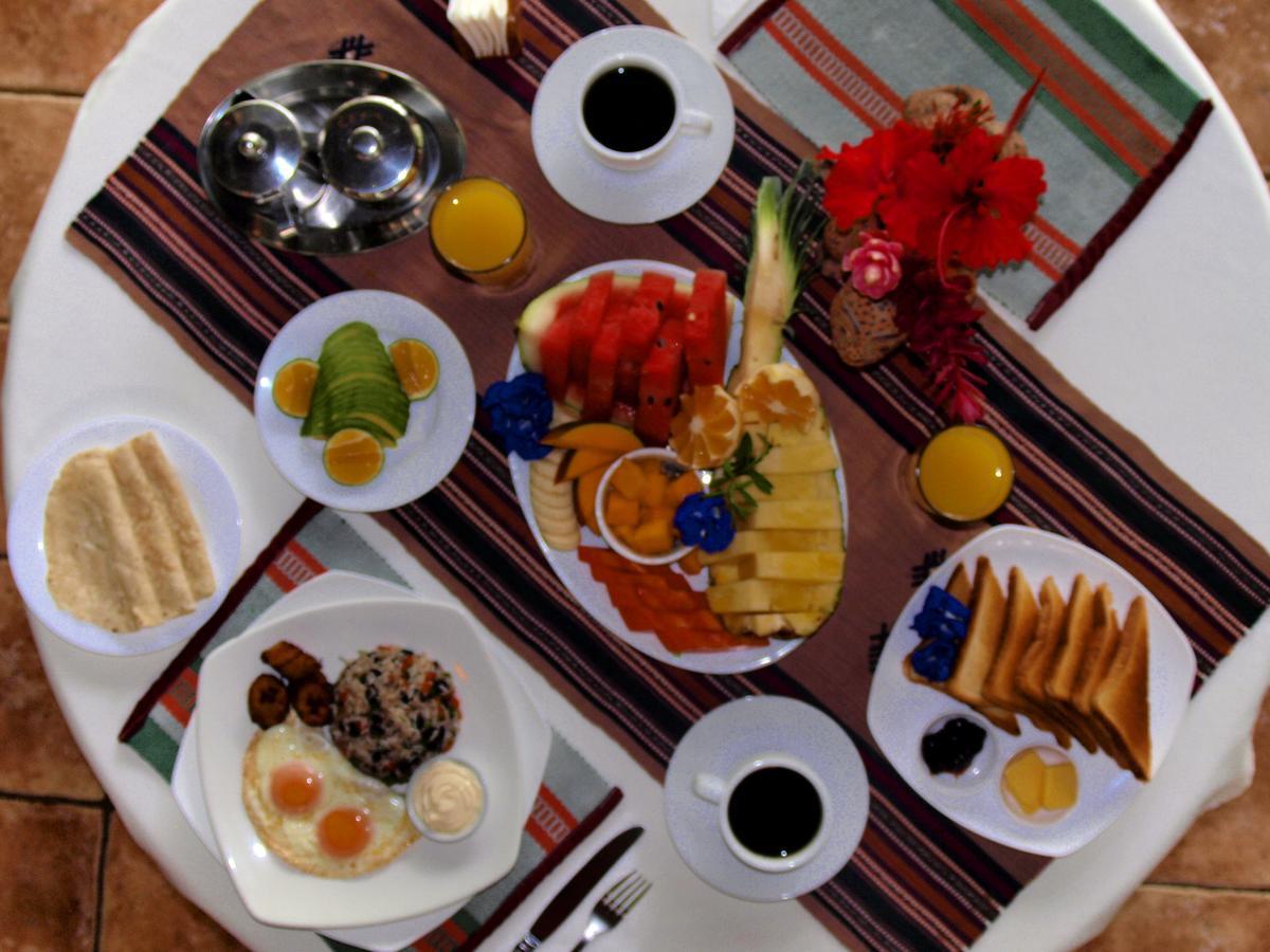 Hotel Roca Verde Beachfront ปุนตาเรนาส ภายนอก รูปภาพ