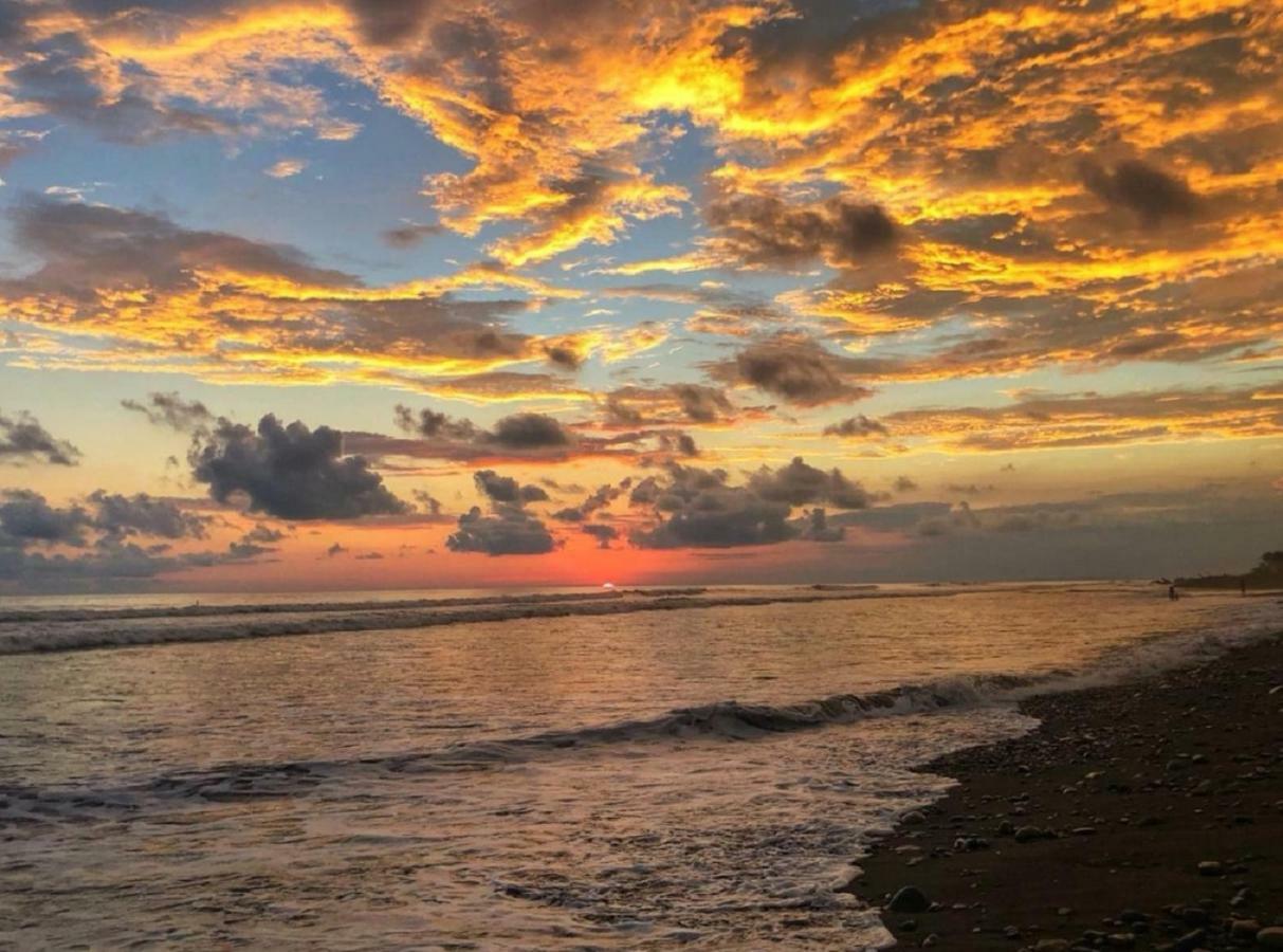Hotel Roca Verde Beachfront ปุนตาเรนาส ภายนอก รูปภาพ