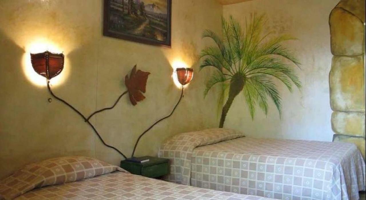 Hotel Roca Verde Beachfront ปุนตาเรนาส ภายนอก รูปภาพ